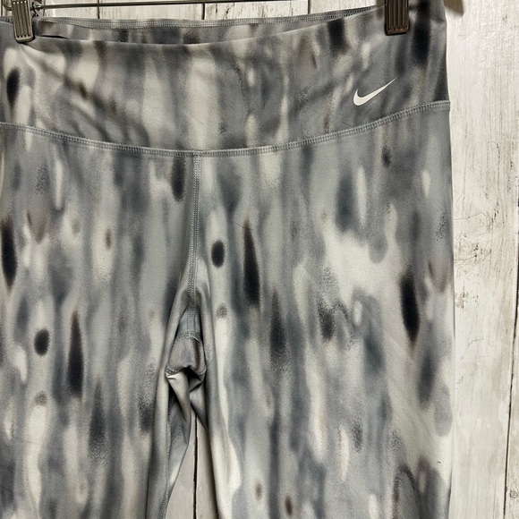 NIKE Dri-Fit Stretch  Gray Tie Dye Capri Leggings Women's Size L - Picture 2 of 5